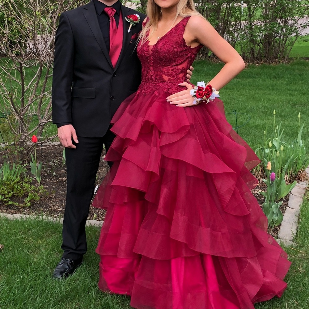 Burgundy prom dress - Picture 2 of 6